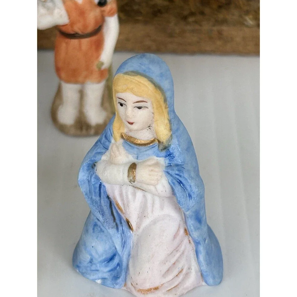 Vintage Flambro Porcelain 7-Pc Nativity Set with Wood Stable - Taiwan ROC